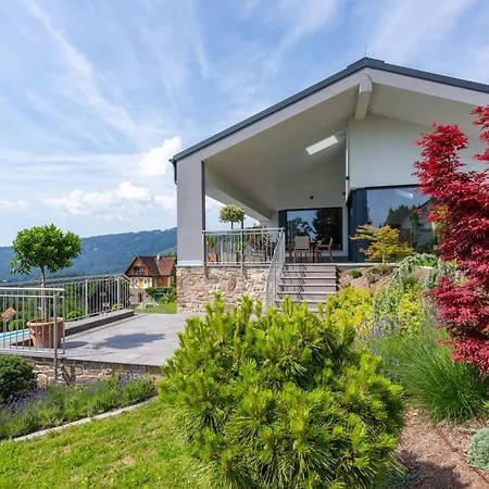 15 --- Mit Pool Und Fernsicht 30m2 *