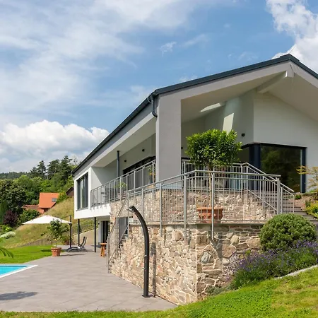 15 --- Mit Pool Und Fernsicht 30m2 * Greim