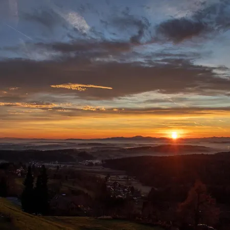 15 --- Mit Pool Und Fernsicht 30m2 *