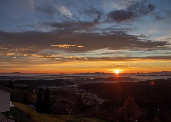 15 --- Mit Pool Und Fernsicht 30m2 *